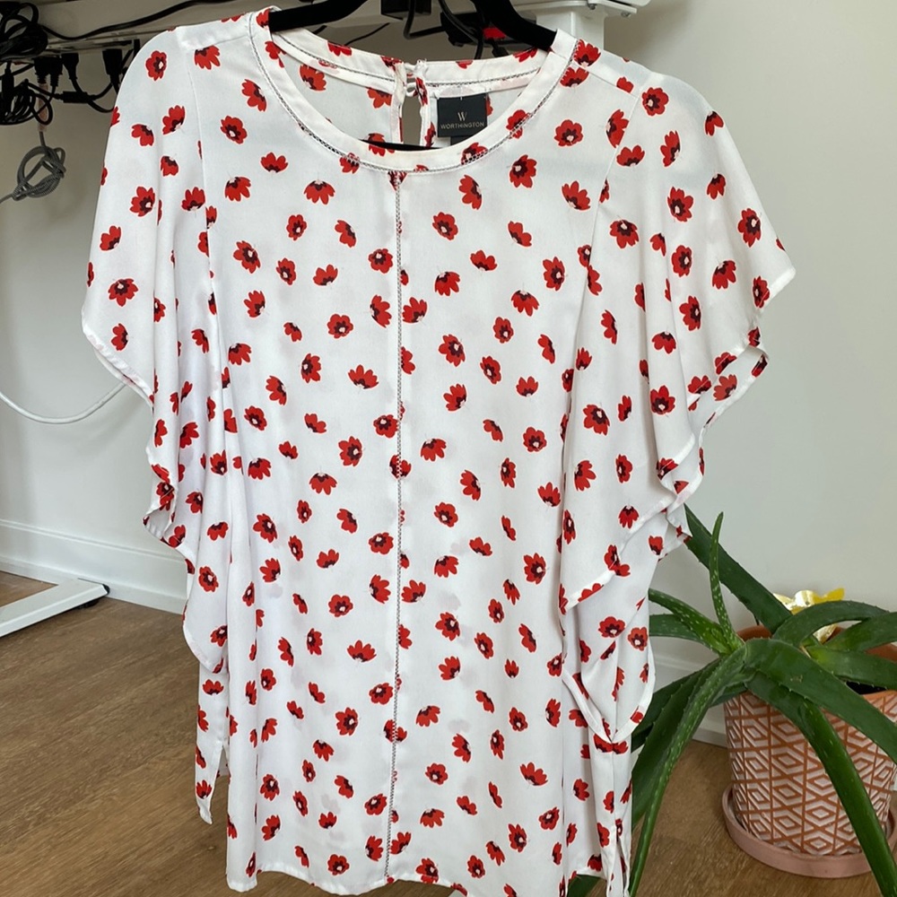 Floral short sleeve top size large